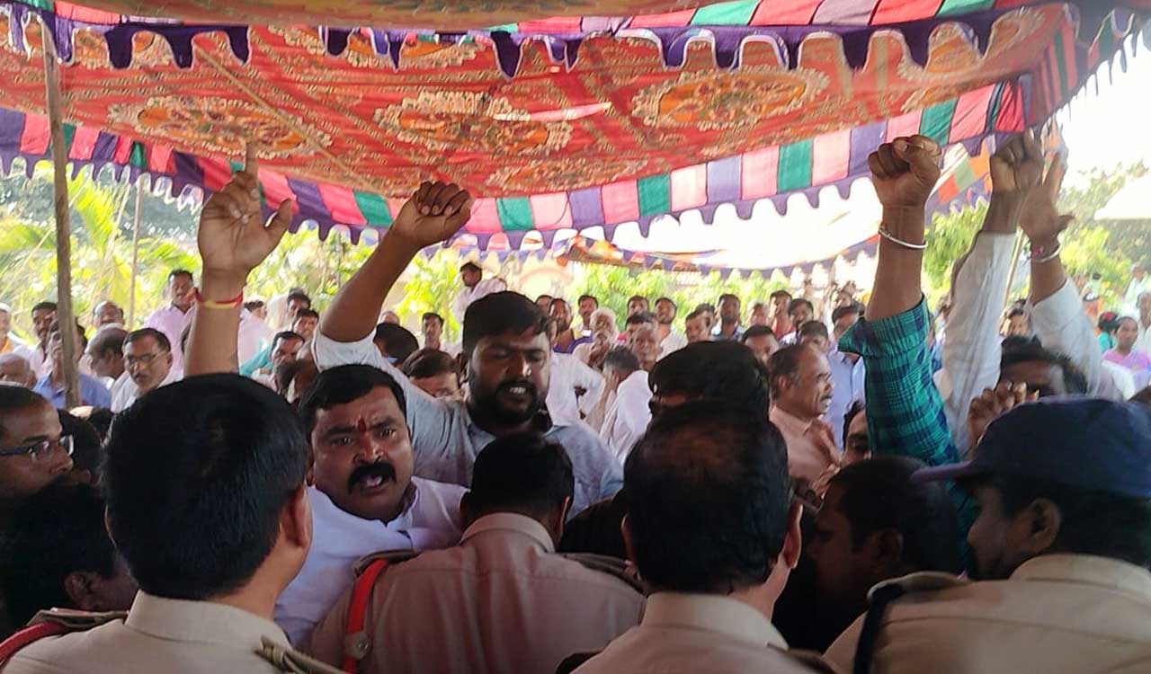 BRS leader attacked during gram sabha in Siddipet district