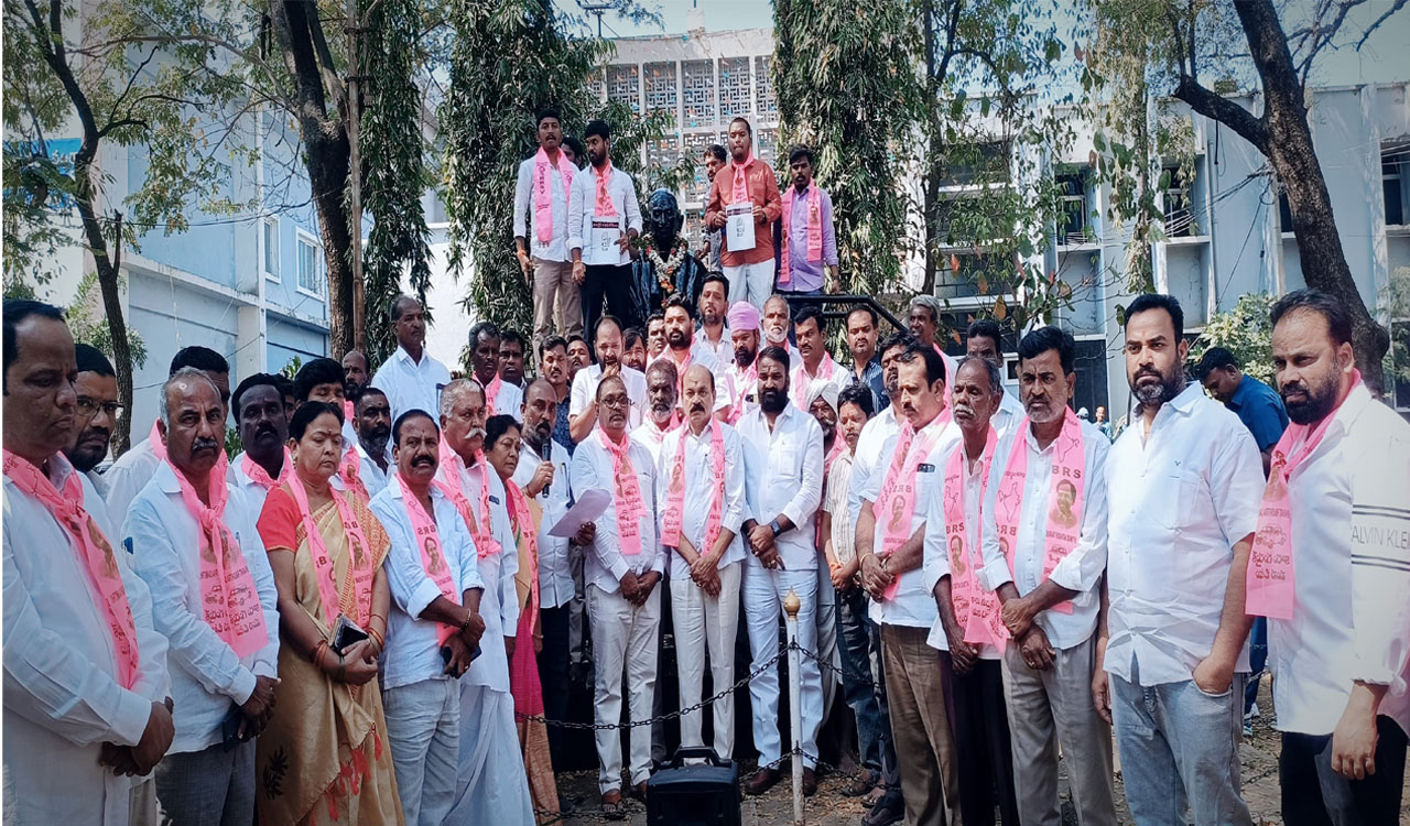 BRS cadre protest in Sangareddy; Claim Congress government failed to implement promised schemes