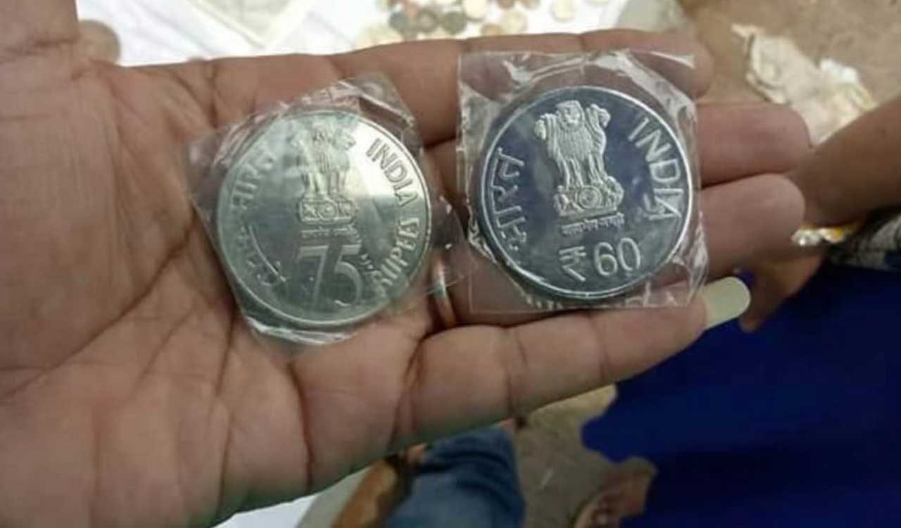 These are fake notes. No Rs 5,000 note has been released by RBI