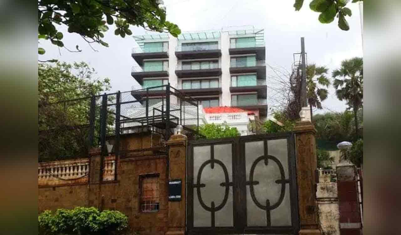 Saif Ali Khan’s stabbing case: Accused recced Shah Rukh’s Mannat