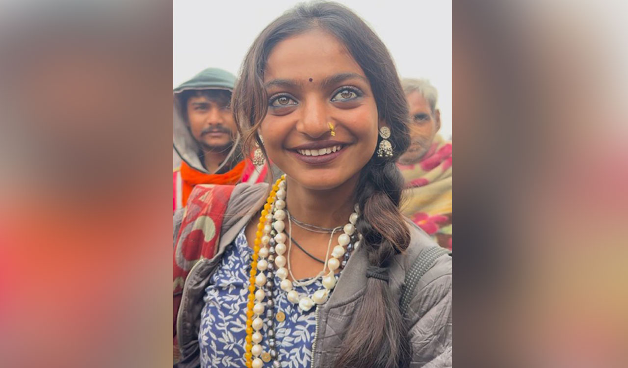 Bollywood offer for internet Sensation Monalisa from Mahakumbh 2025?