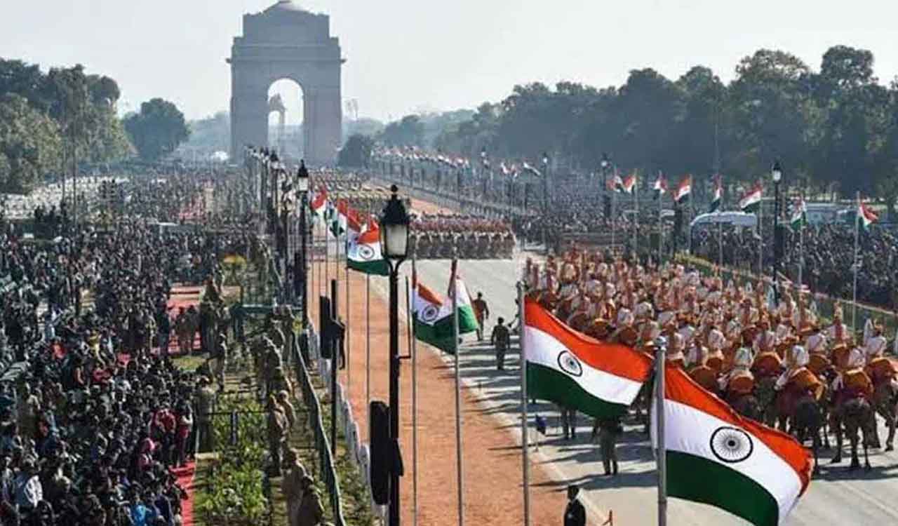 Is tricolour unfurled or hoisted on Republic Day?
