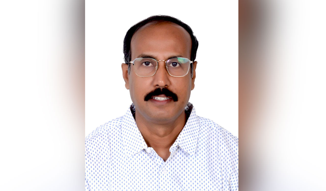 UoH professor of School of Physics Surajit Dhara elected as Fellow of IASc, Bangalore