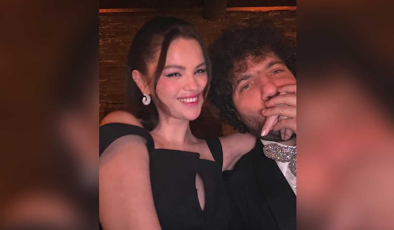 Selena and beau Benny cuddle up to celebrate a cosy New Year