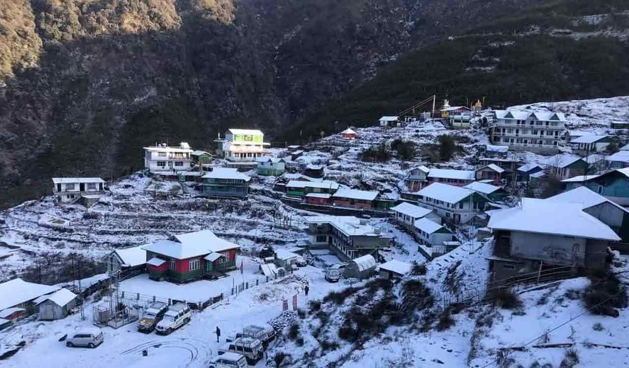 Heavy snowfall in upper reaches of Sikkim