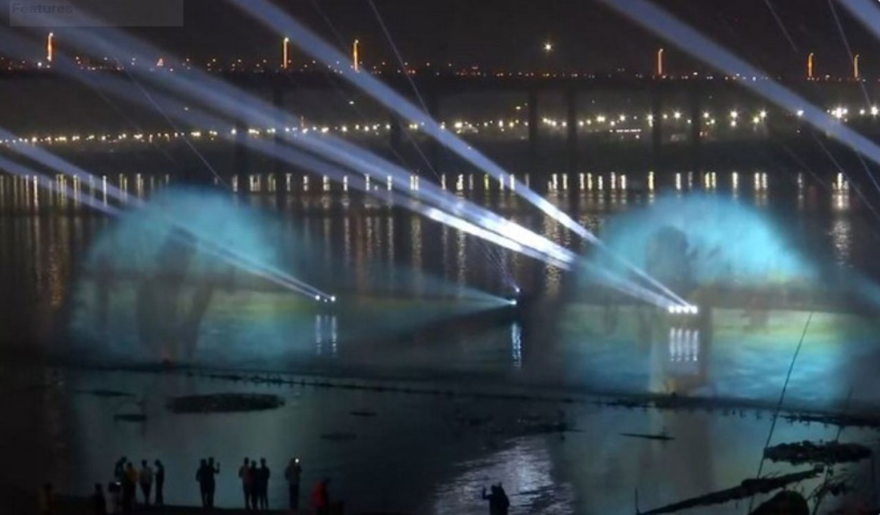 Mahakumbh 2025 Water laser show inaugurated by UP Industrial Minister