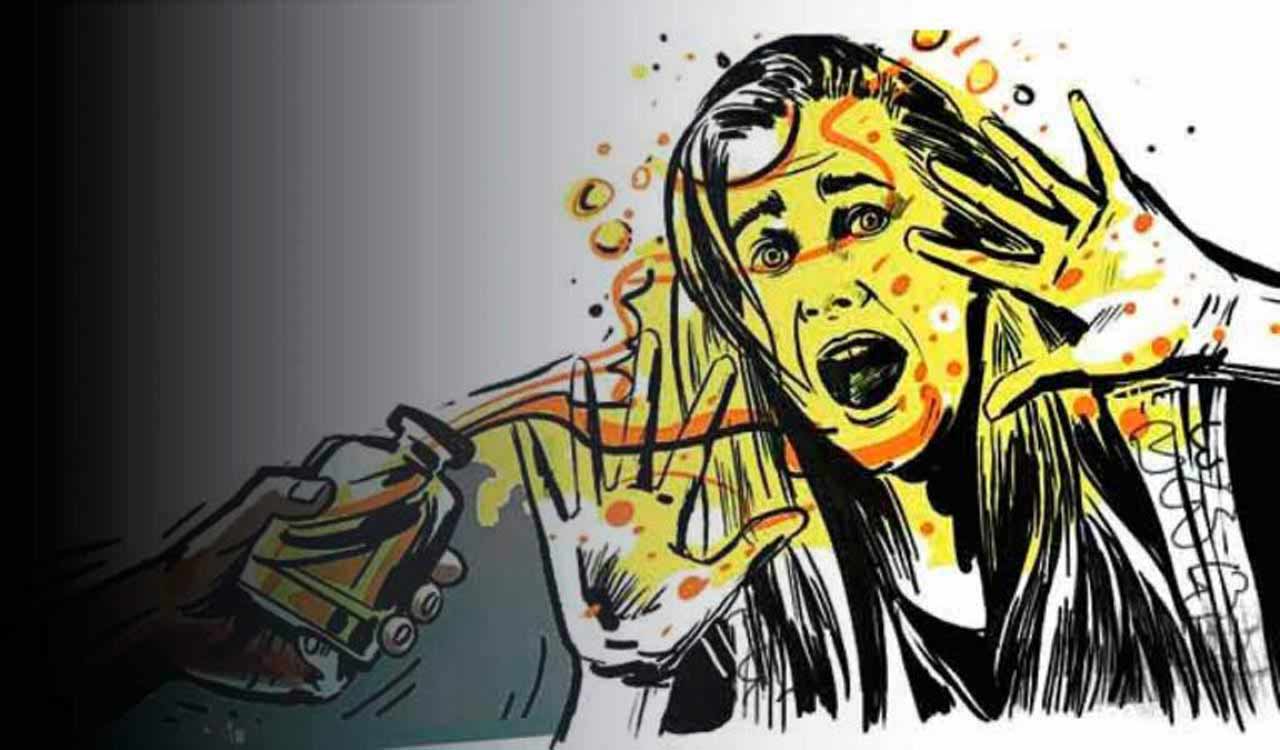 Jilted lover stabs woman, pours acid on her in Andhra’s Annamayya district
