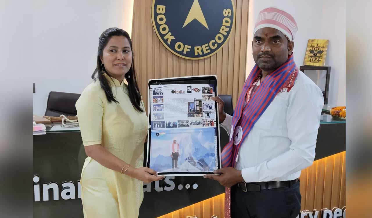 Telangana’s Mancherial artist etches his name in India Book of Records