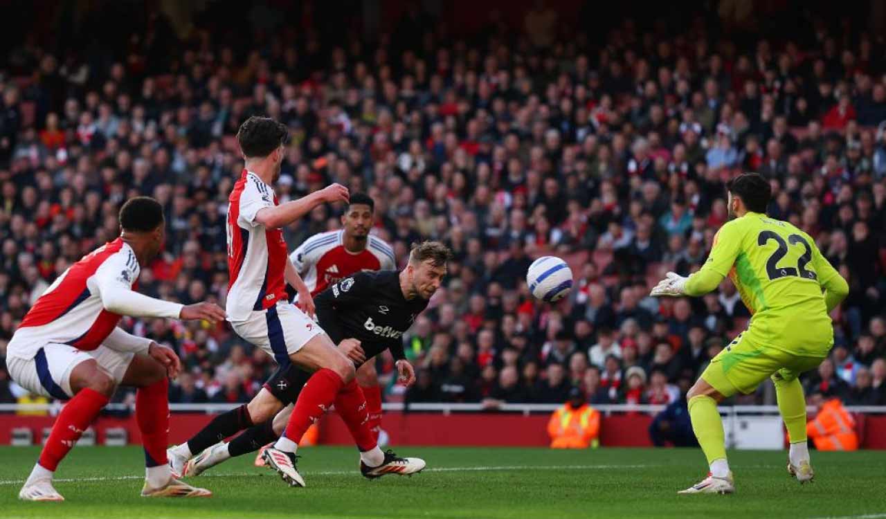 Arsenal’s title hopes Falter, United fight back, Villa beats Chelsea