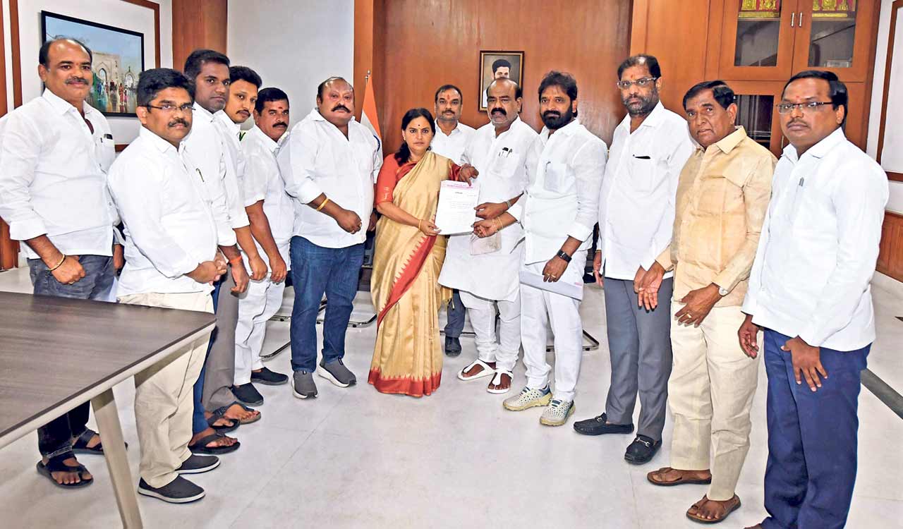 BRS delegation meets Chief Secretary, pushes for 42 per cent quota for BCs