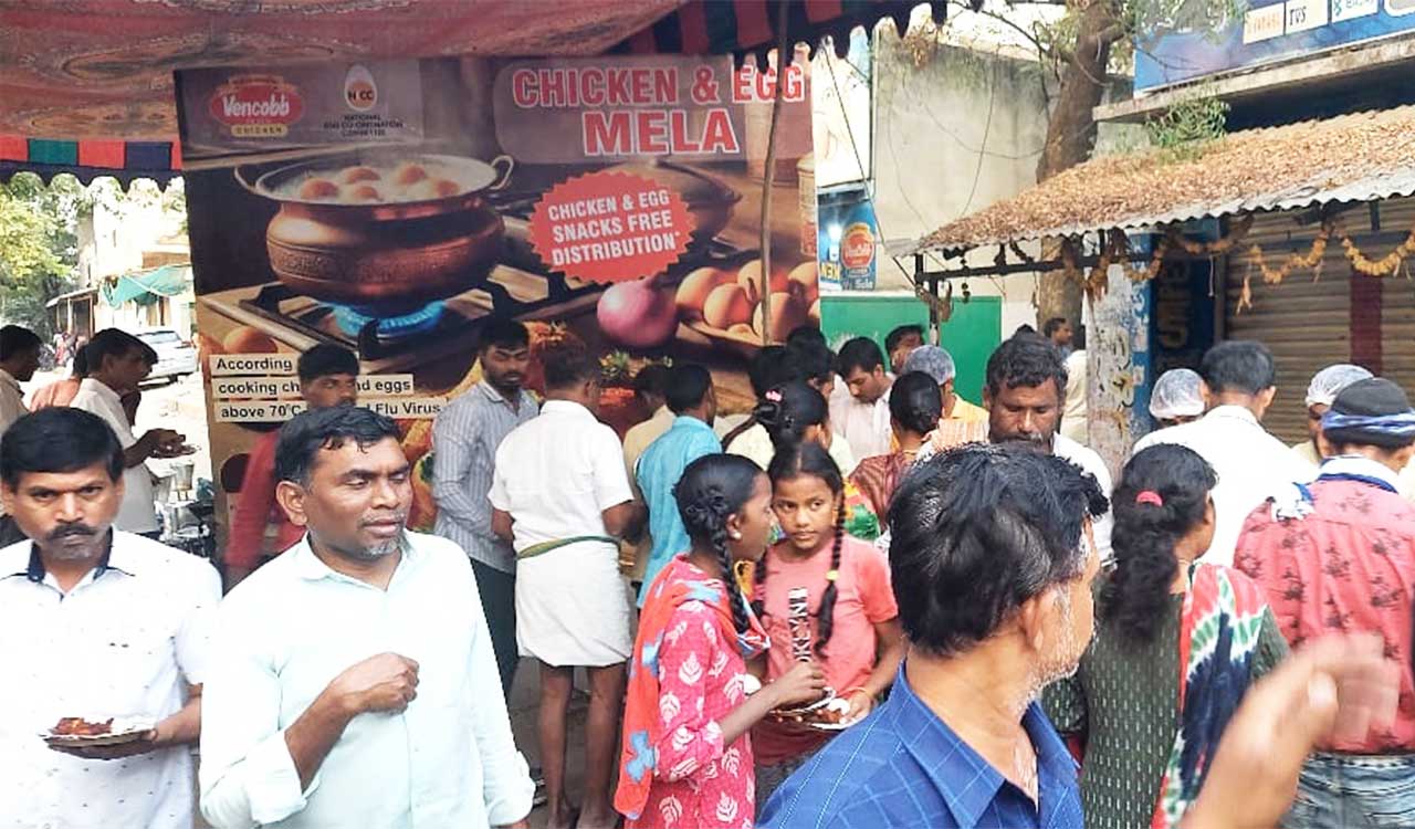 Free chicken, egg mela draws huge crowds in Hyderabad