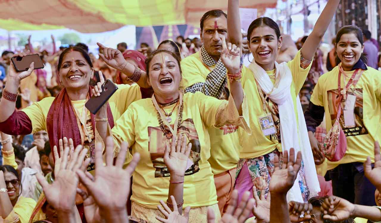 Those with slave mentality mock India’s religious beliefs with foreign backing, says Modi