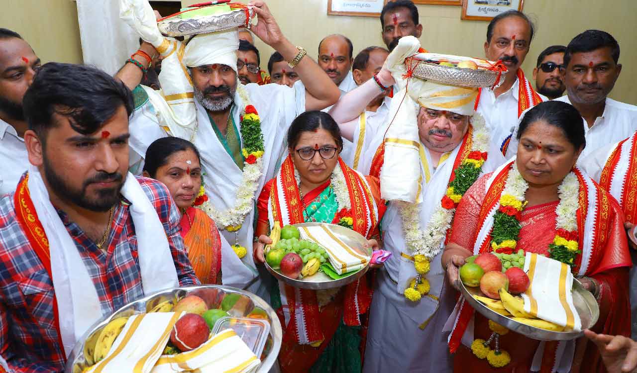 Devotees throng Vemulawada temple on Maha Shivaratri