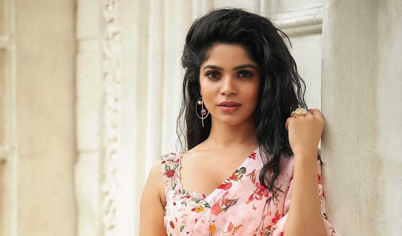 Actress Divyabharathi plays a character called Rose, a candle maker in Kingston!