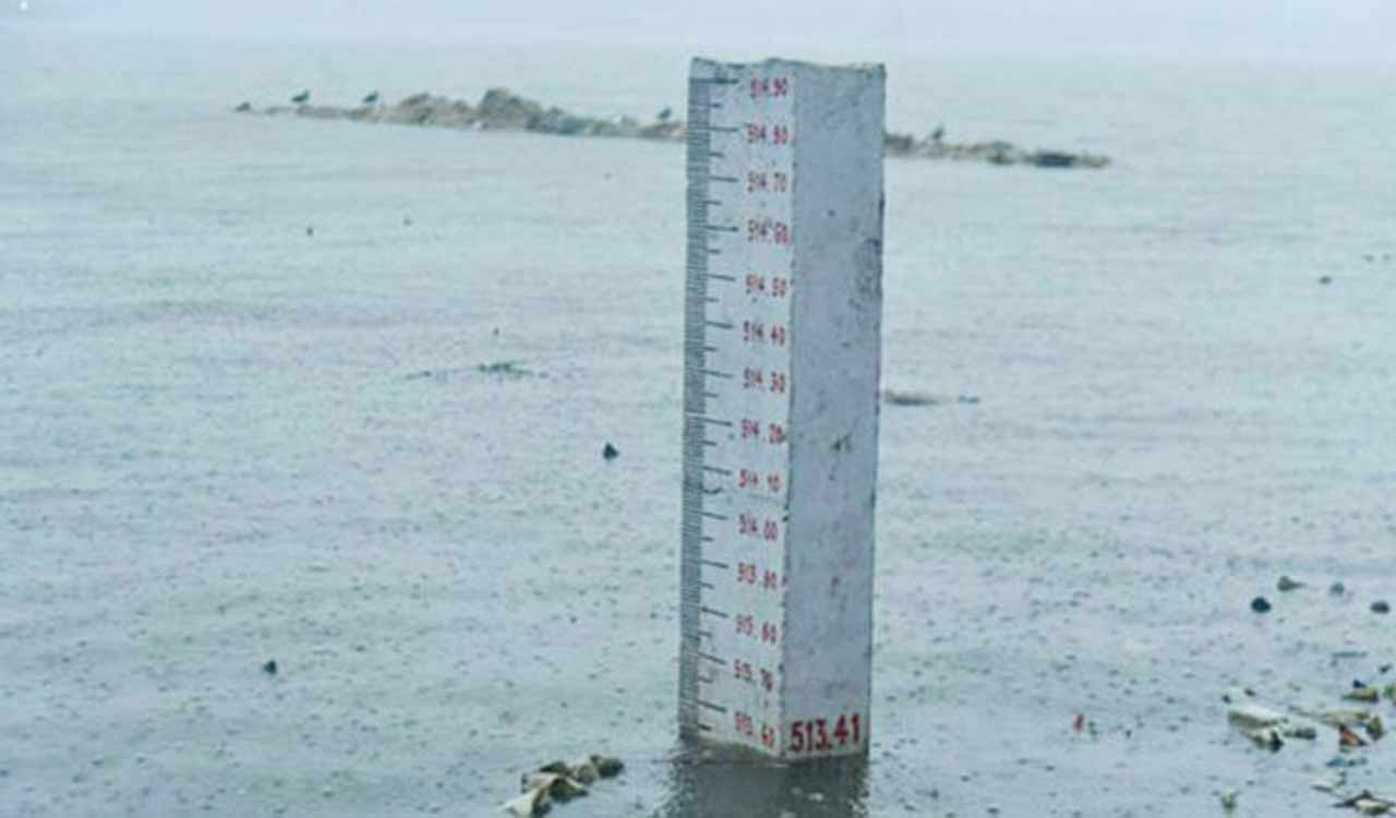 Telangana HC seeks detailed report on FTL of water bodies in HMDA limits