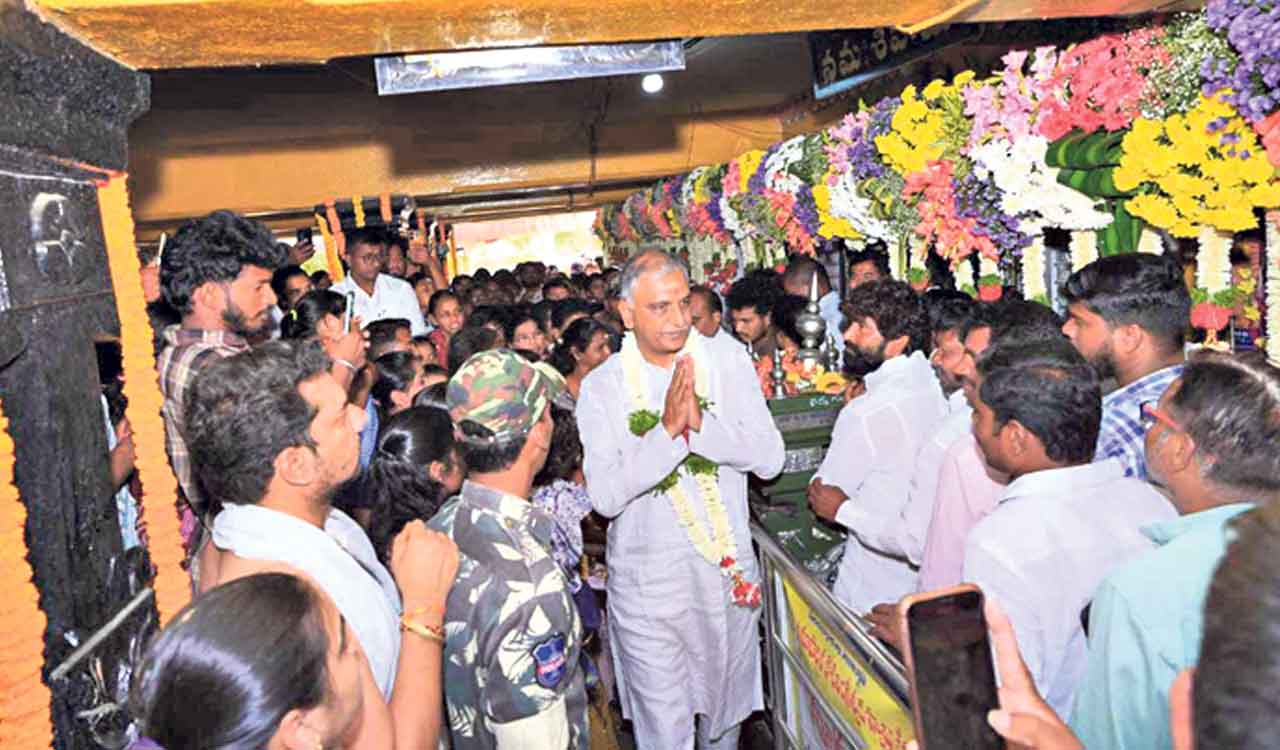 Harish Rao donates Rs 1 lakh to Sri Venkateshwara Swamy temple in Siddipet
