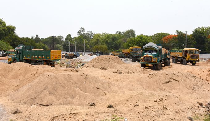 Telangana: Lorry owners’ association complains about irregularities in sand loading