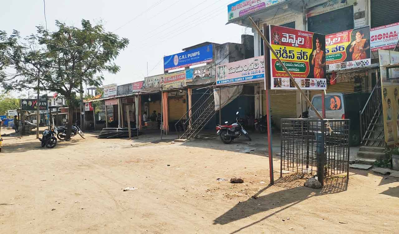 Day 1 of indefinite bandh goes off peacefully in Mancherial