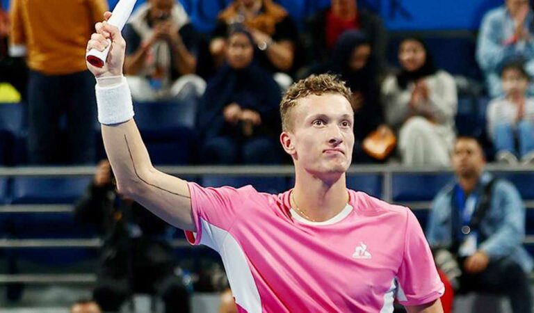 Carlos Alcaraz tastes defeat in Qatar Open, Jiri Lehecka beat him 6-3, 3-6, 6-4