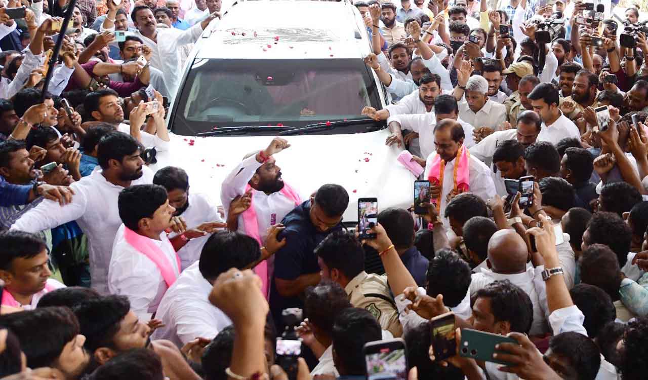 KCR chairs BRS executive meeting, charts path for party’s future