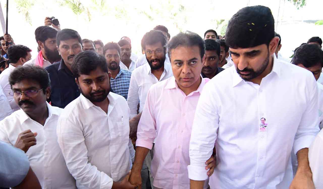 KCR chairs BRS executive meeting, charts path for party’s future