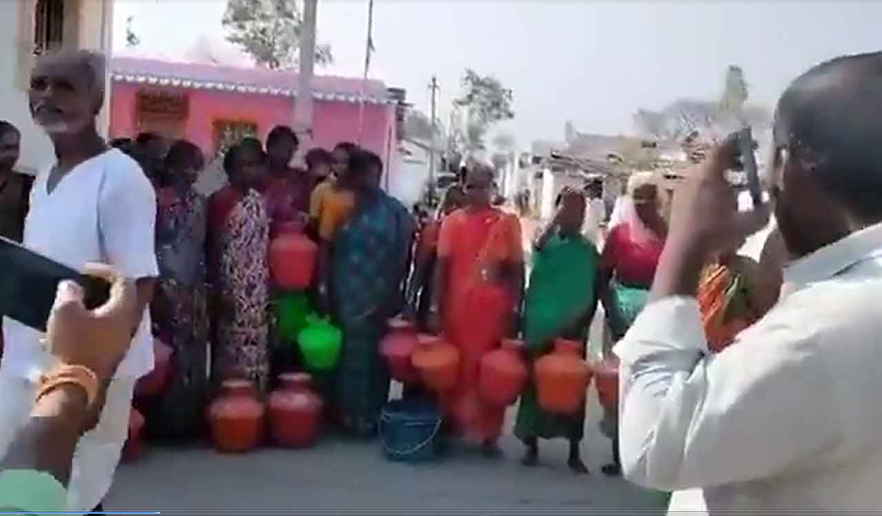 Watch: People facing water shortage in CM Revanth’s Kodangal constituency protest with empty pots