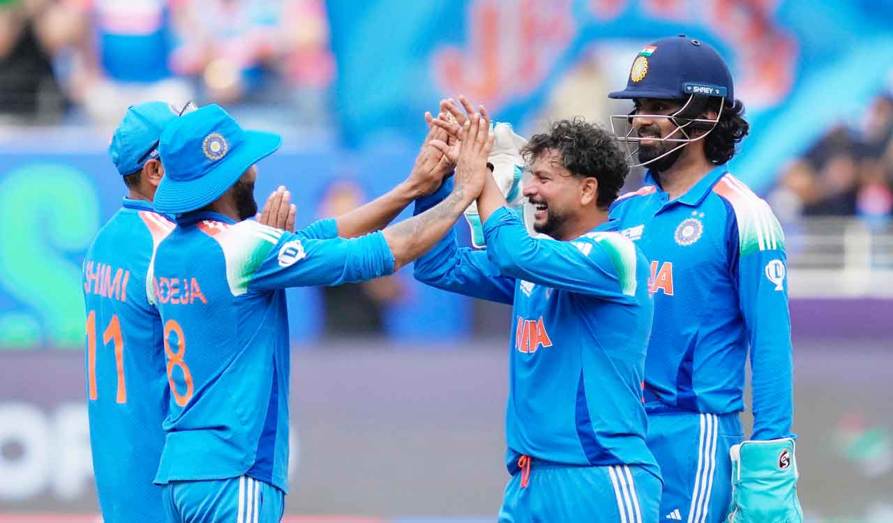 India strike back, Kuldeep misses hat-trick as Pak reduced to 213/7