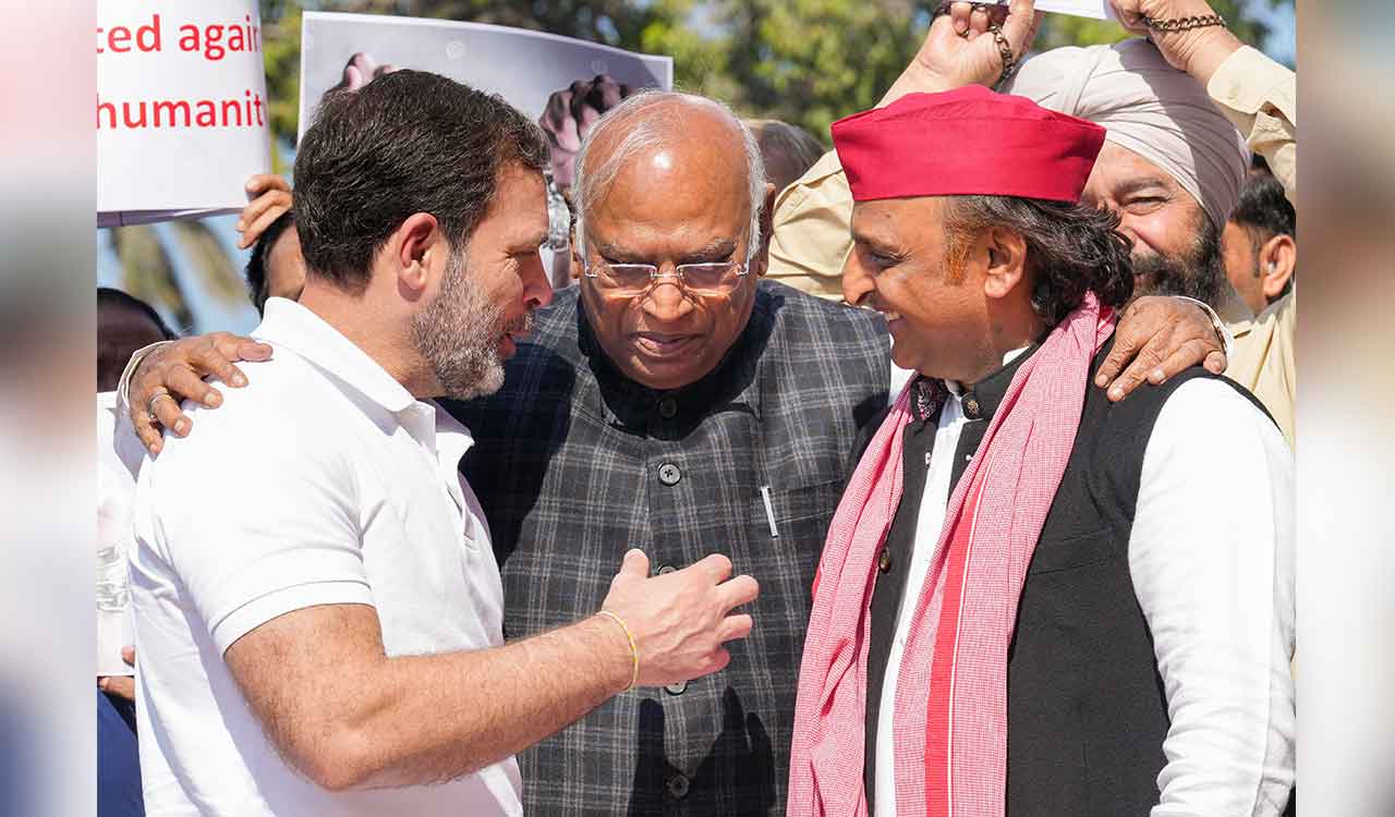 Uproar in Lok Sabha over deportation of Indians from US