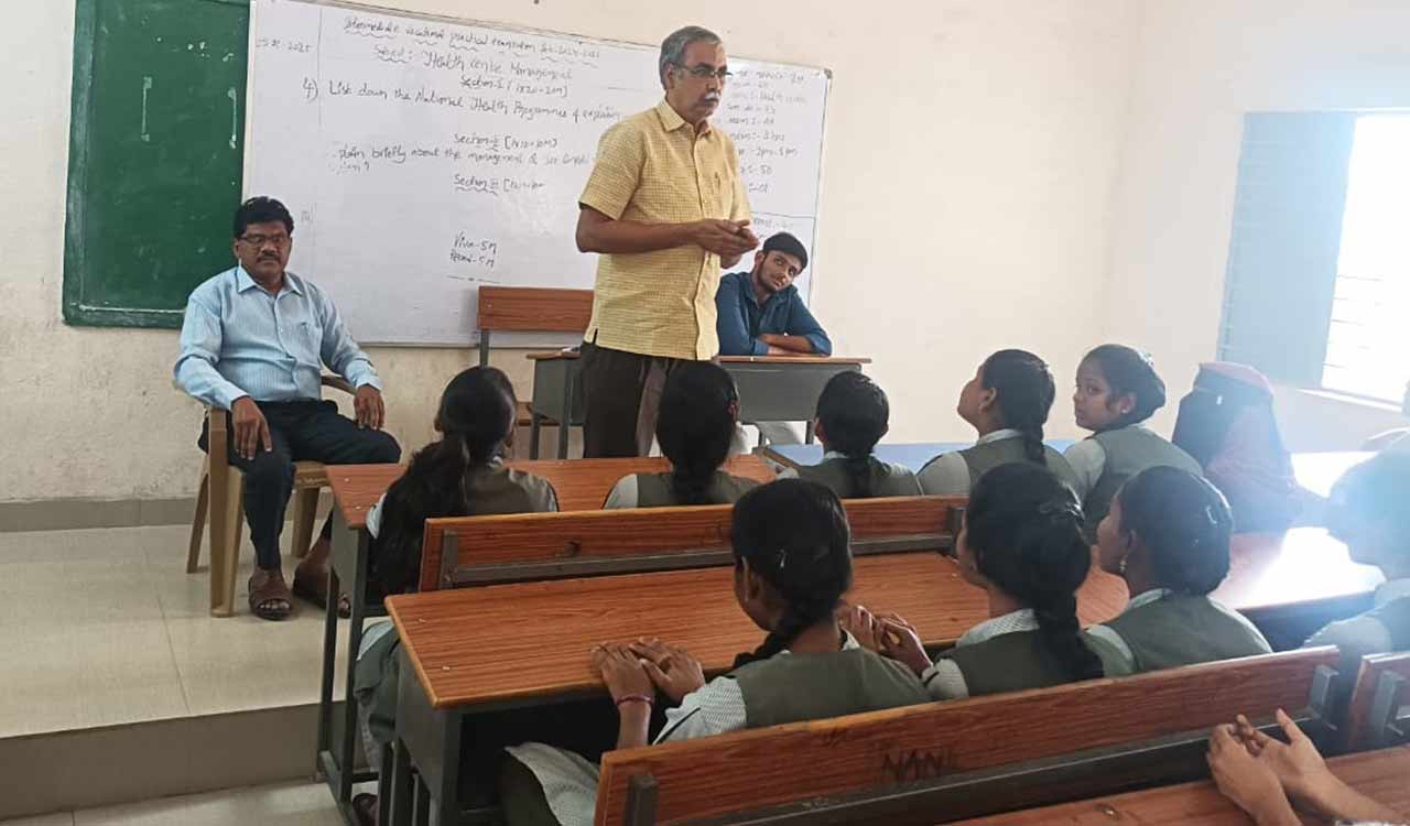 Khammam: Students told to awaken the winner in them to excel in life