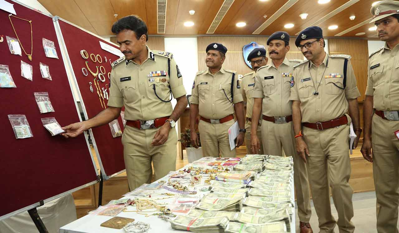 Hyderabad: Three persons held in Narayanguda theft case