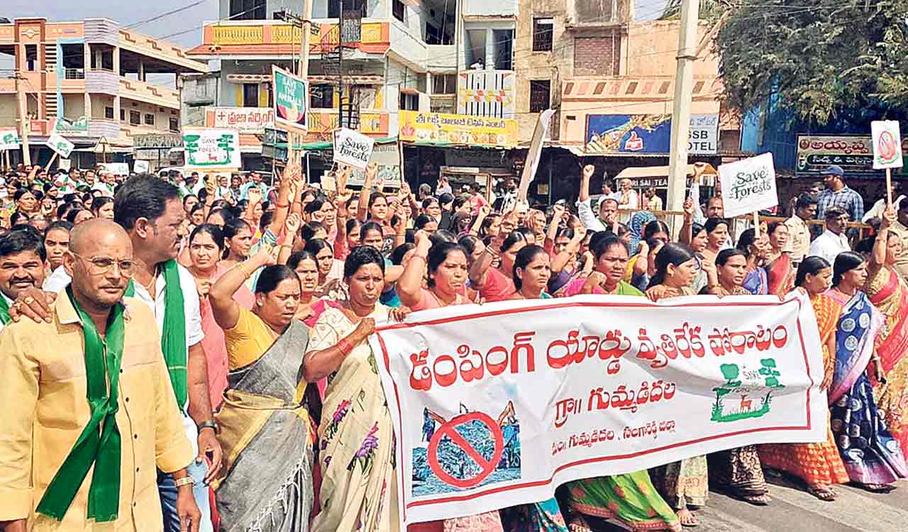 Gummadidala Rythu Sangam members firm on stalling Pyaranagar dump yard project