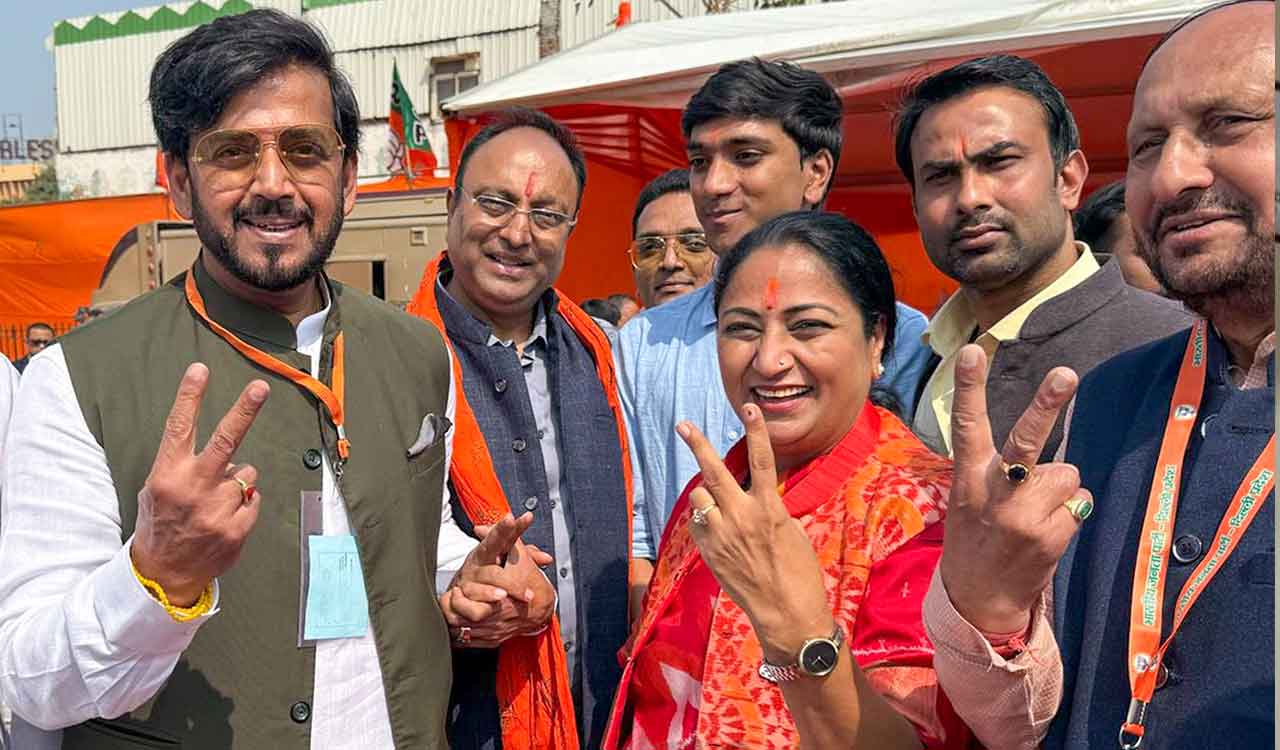 Rekha Gupta sworn in as Delhi Chief Minister, six Ministers take oath