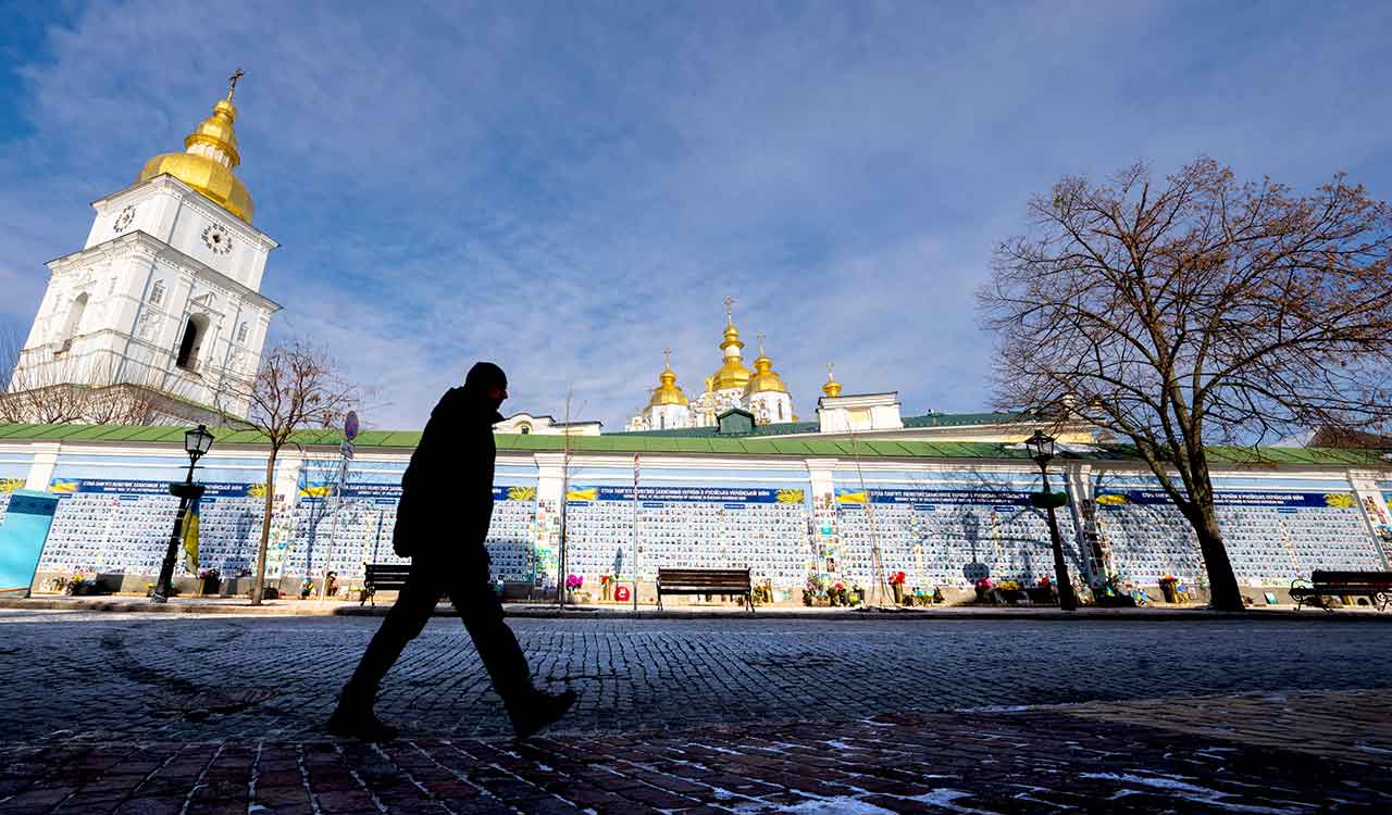 UN to vote to demand Russia pull troops out of Ukraine. But US wants softer approach