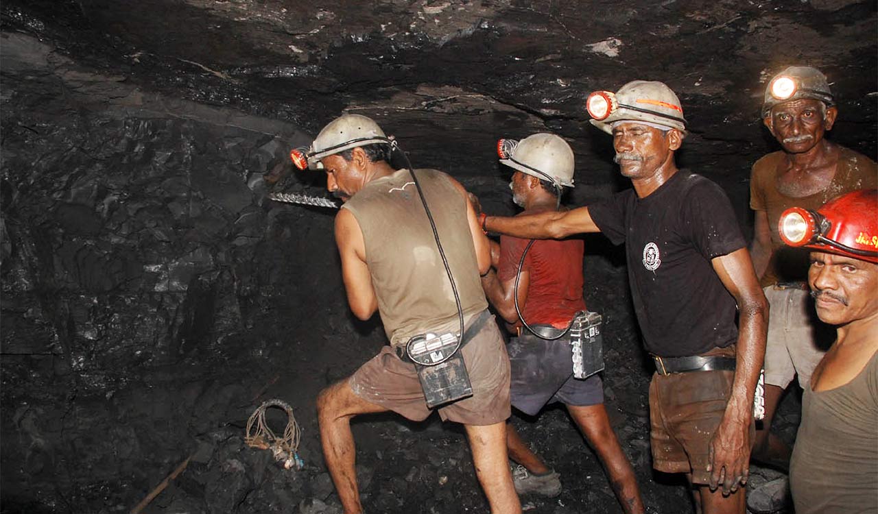 Telangana: Singareni miners call for change in shift timings over soaring summer temperatures