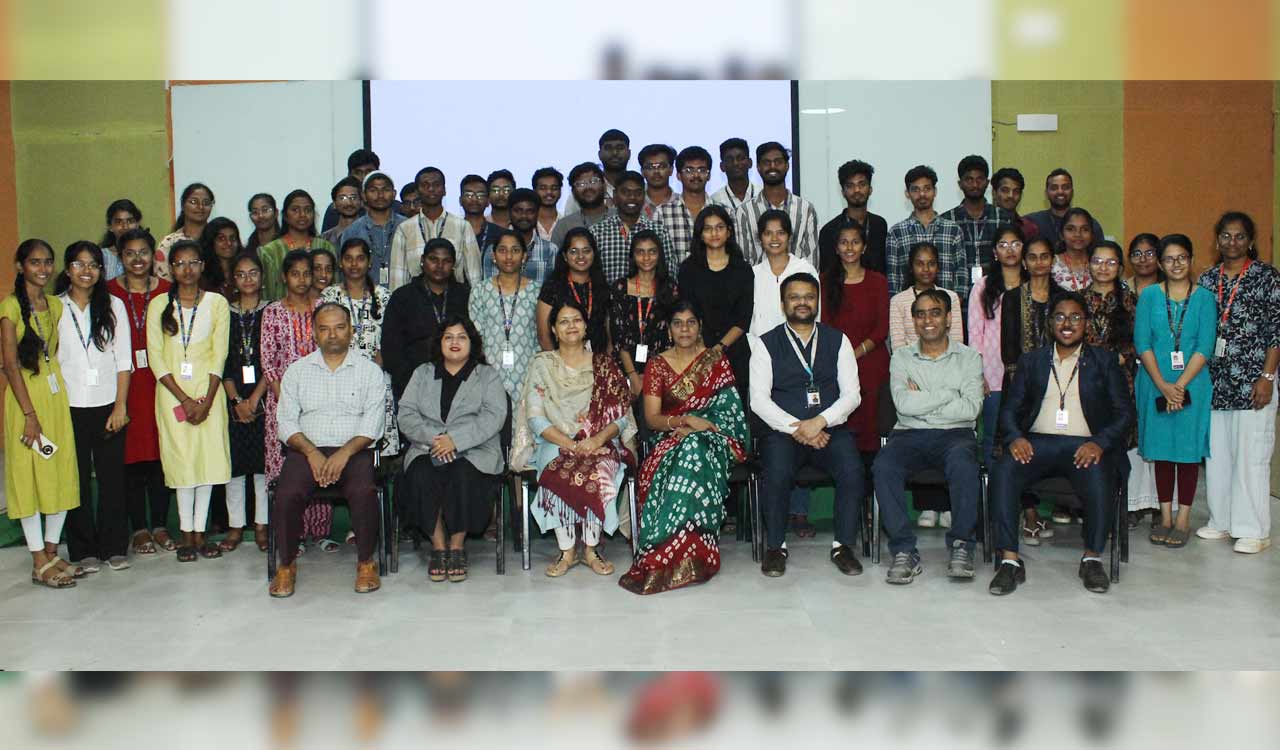 SRU Idea Conclave-2025 at SR University, Warangal inspires young innovators