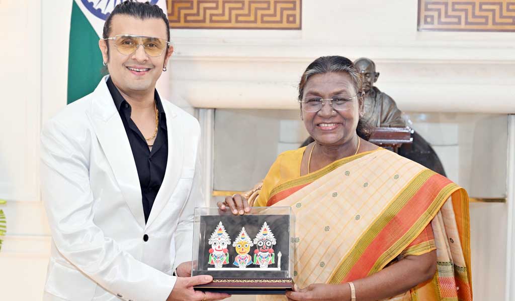 Indian singer Sonu Nigam ecstatic over meeting President Droupadi Murmu, performs at President’s Estate