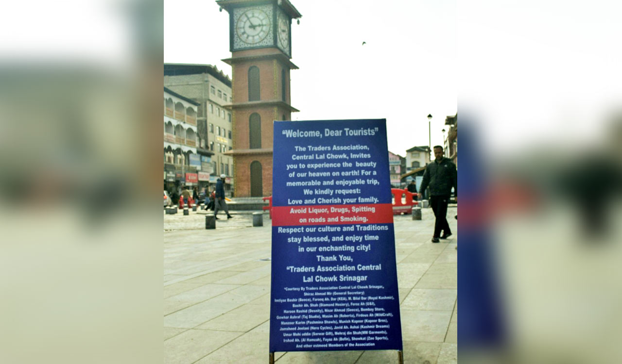 Jammu and Kashmir traders urge tourists to avoid liquor, drugs