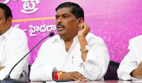 Telangana Ed Raids Patancheru Mla Gudem Mahipal Reddys Residence 456x267