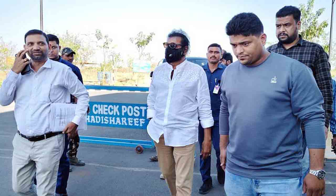 Telugu actor Mohan Babu, son Manchu Manoj argue at Rangareddy Collectorate over property