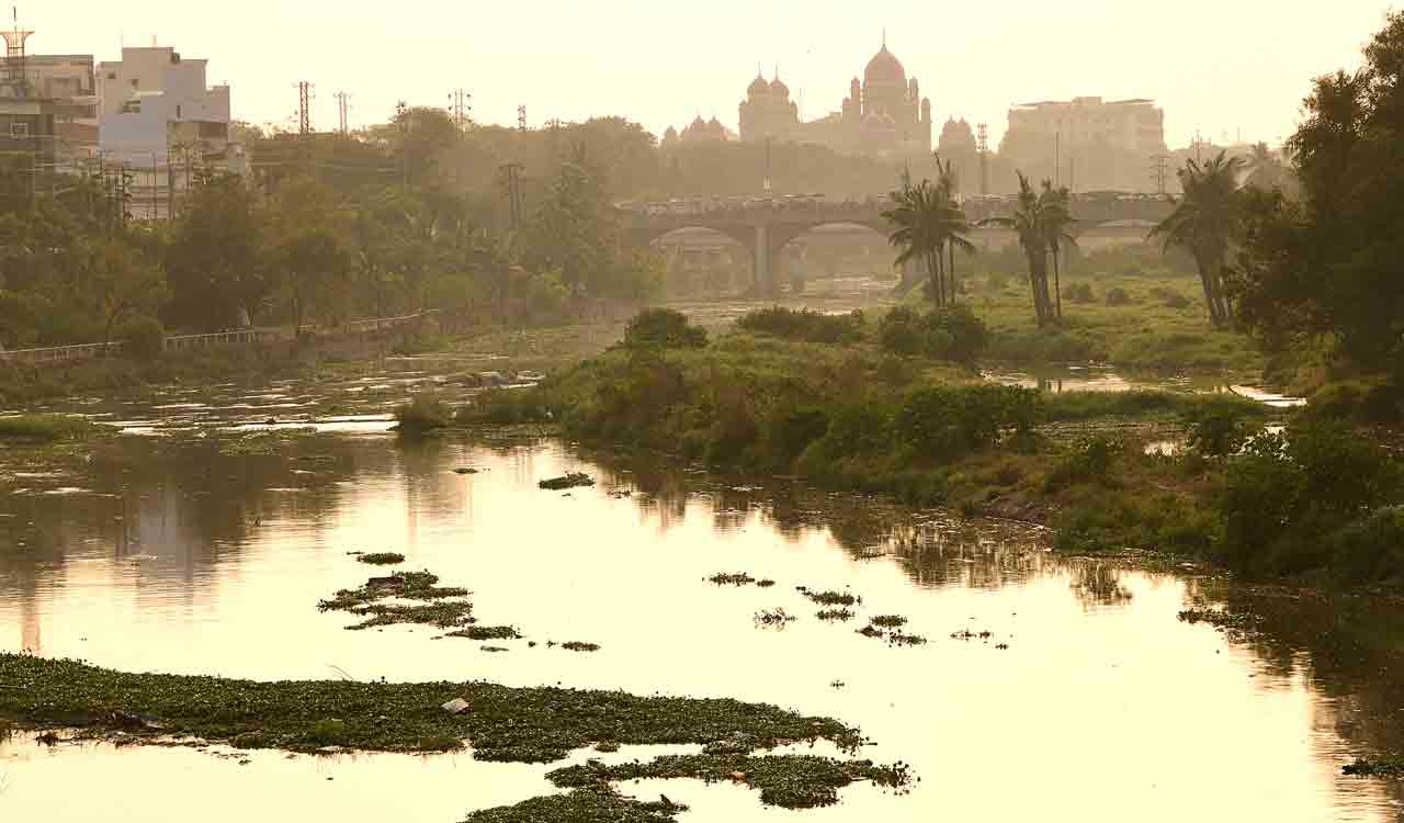 Three months since several homes razed along Hyderabad’s Musi, but river still raises a stink