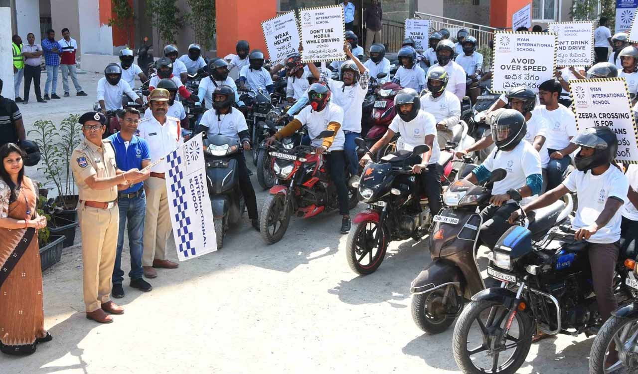 Ryan International School, Hyderabad Traffic Police hold awareness rally