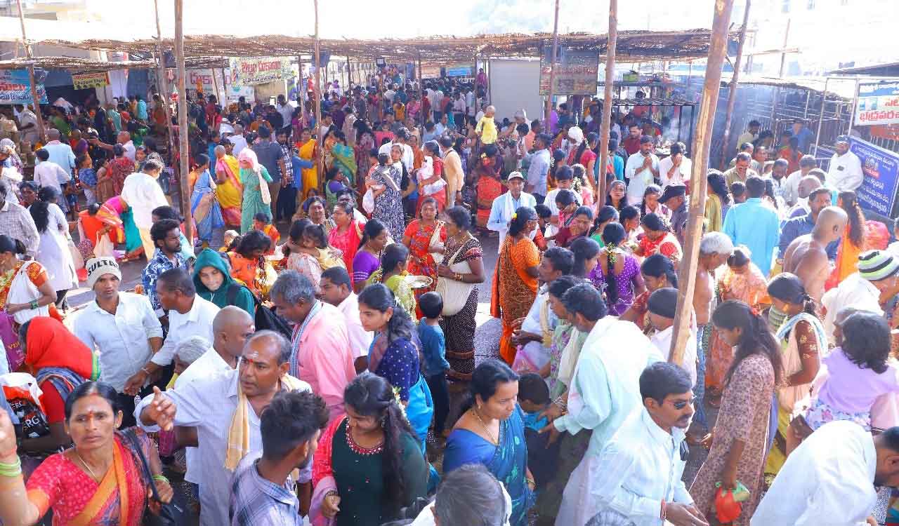Over 48,000 devotees throng Vemulawada shrine on Monday