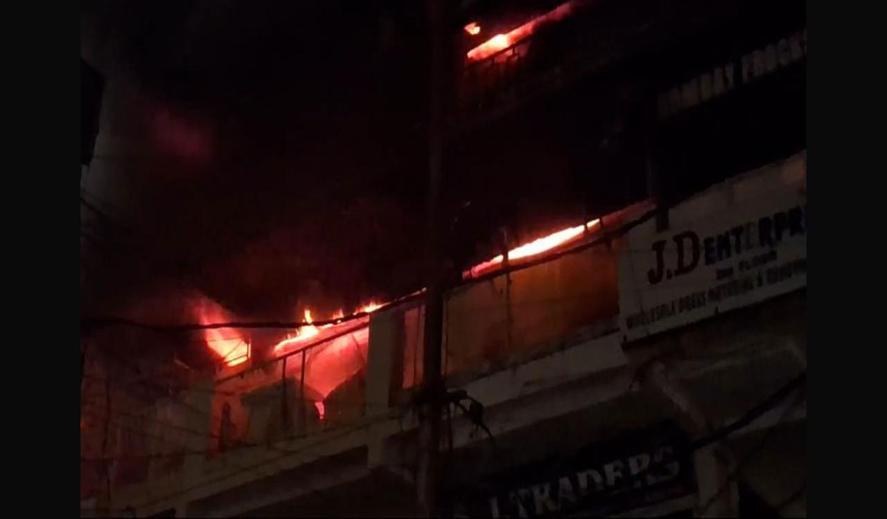 Telangana: Fire breaks out at Devan Devdi market in Hyderabad’s old city