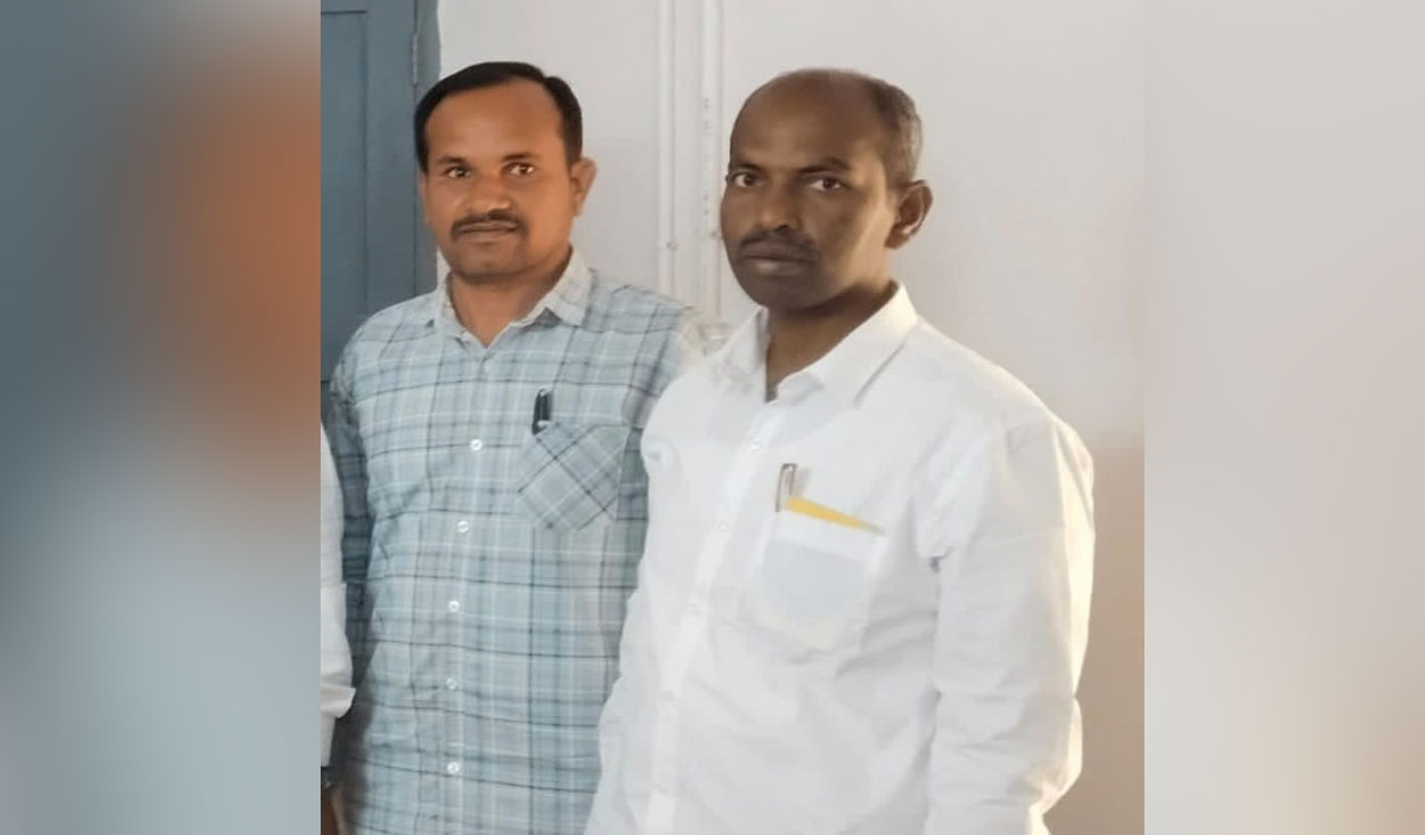 Two education department employees die in road accident in Medak