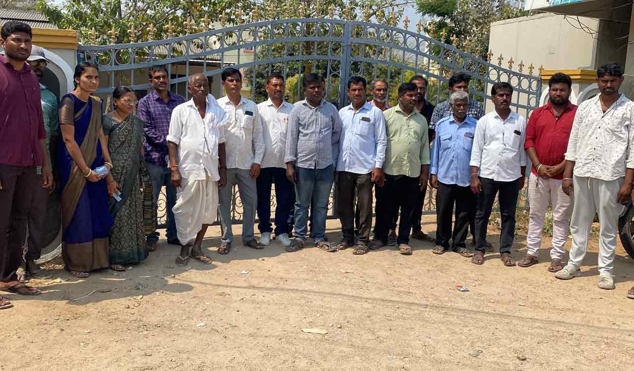 Telangana: Karimnagar Dairy’s milk chilling centre seized in Sircilla