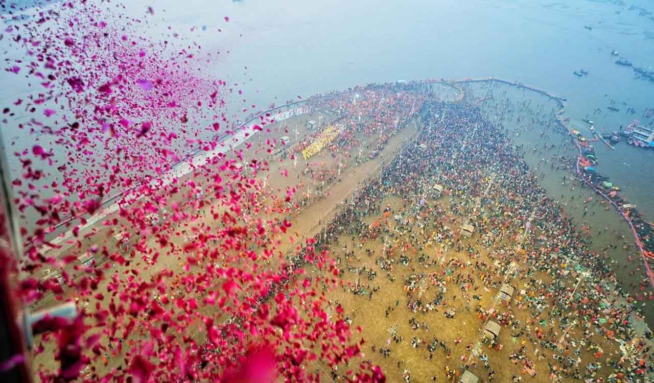 Maha Kumbh 2025: Massive congregation on 40th day at Triveni Sangam