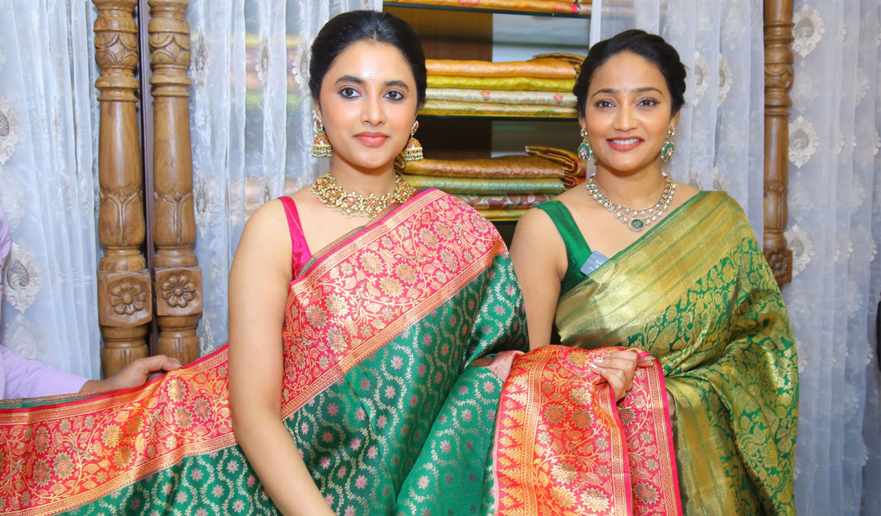 Priyanka Arul Mohan unveils Pattu Cheera Collections at Xiti Weaves