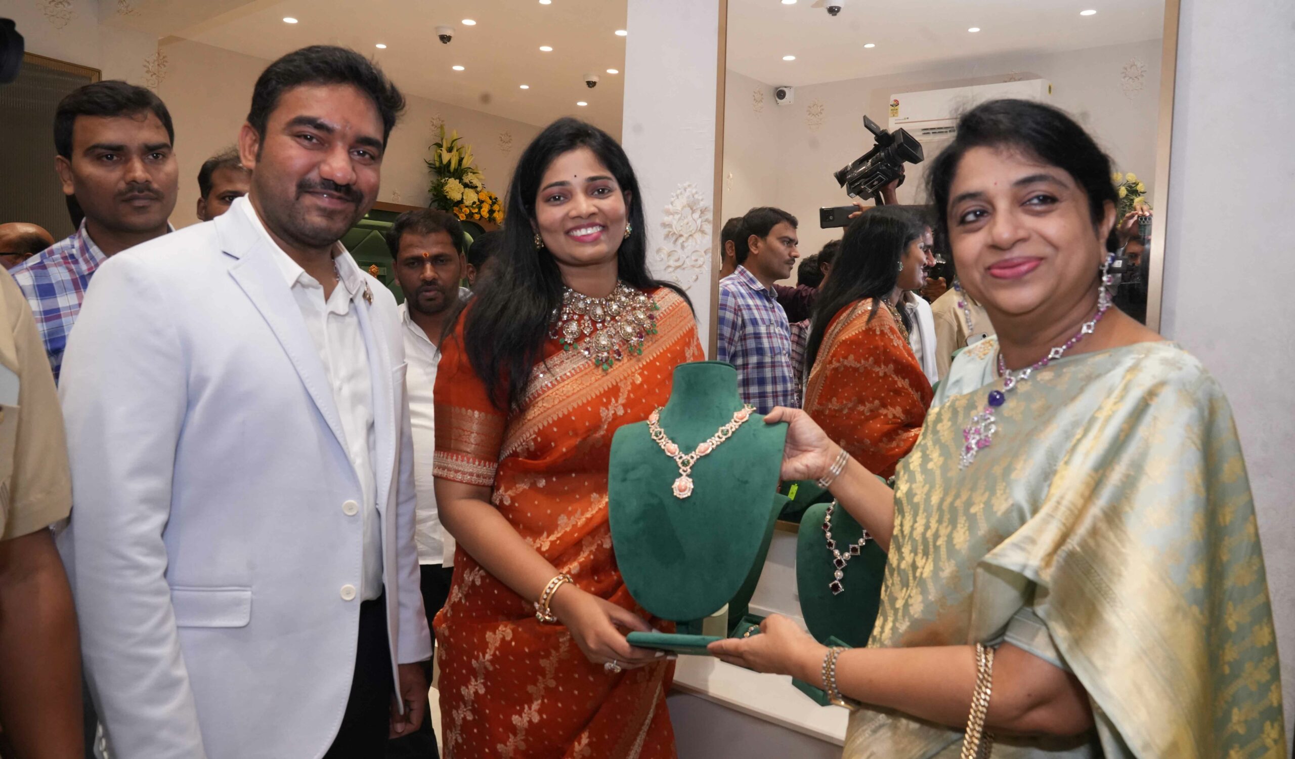 Ananth Diamonds opens flagship showroom in Hyderabad