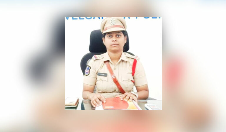 Telangana: Woman SI dies in road accident in Jagtial