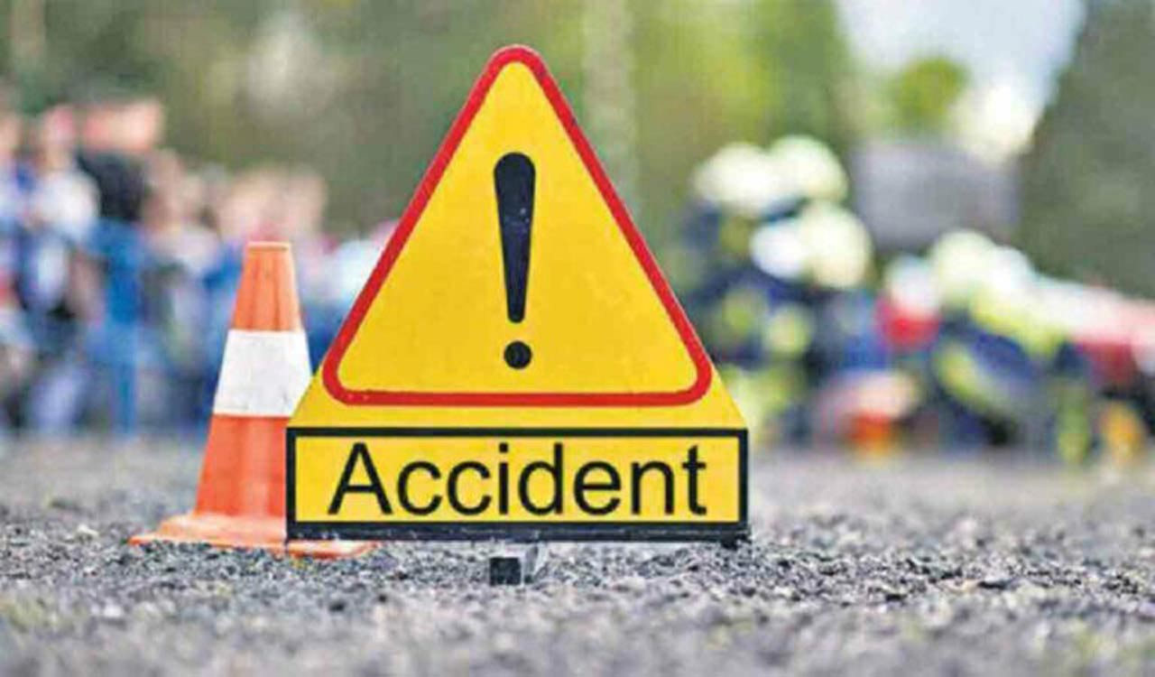 Hyderabad: Four injured as DCM rams into motorist waiting at traffic signal at Habsiguda